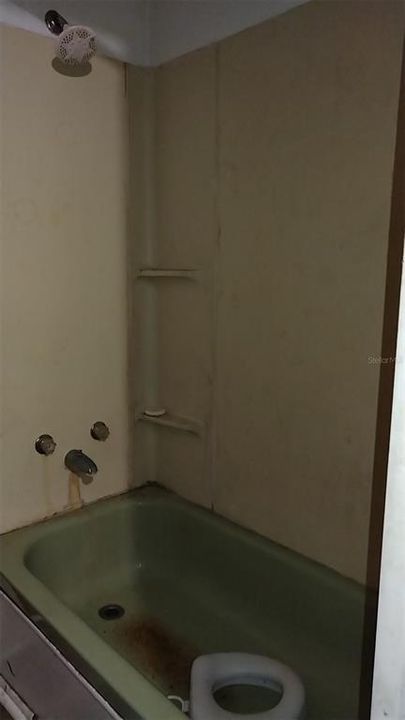 Vendido Recientemente: $40,000 (2 camas, 2 baños, 864 Pies cuadrados)