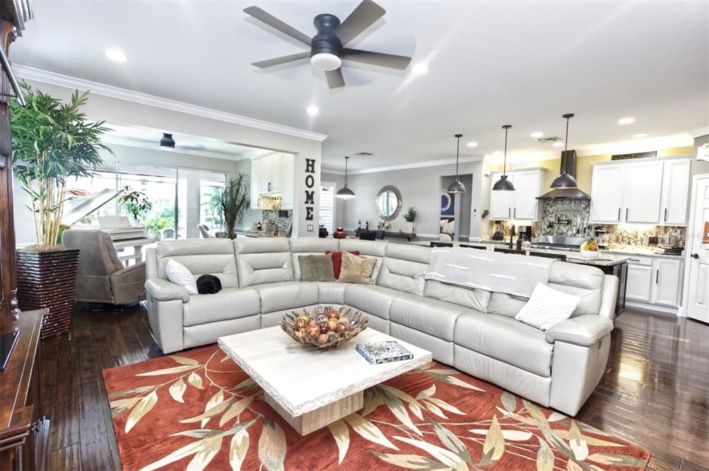Recently Sold: $775,000 (2 beds, 2 baths, 2027 Square Feet)