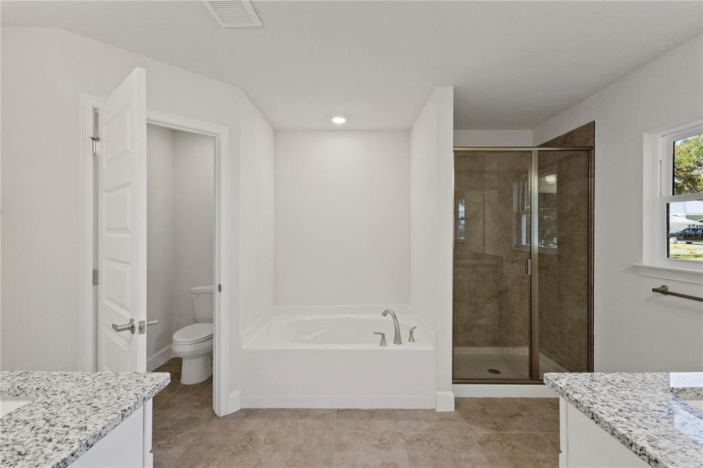 最近售出: $357,000 (4 贝兹, 3 浴室, 2508 平方英尺)