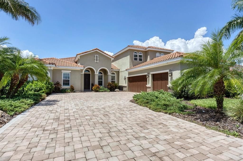 Recently Sold: $1,250,000 (5 beds, 4 baths, 3969 Square Feet)