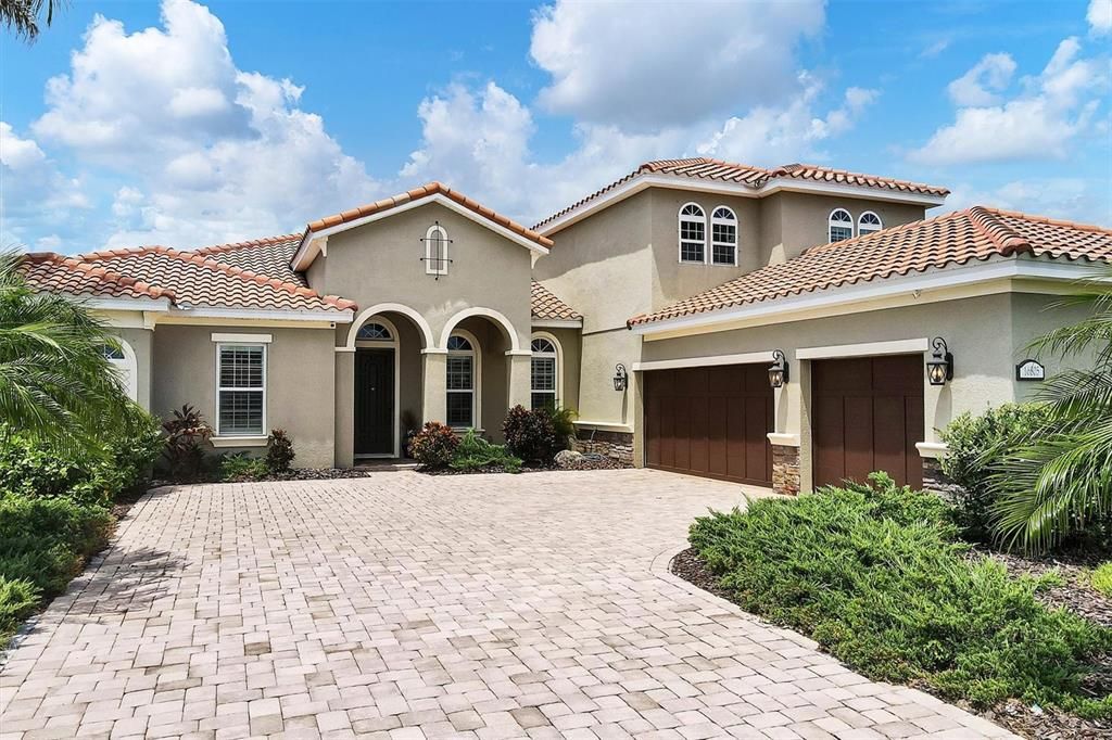 Recently Sold: $1,250,000 (5 beds, 4 baths, 3969 Square Feet)