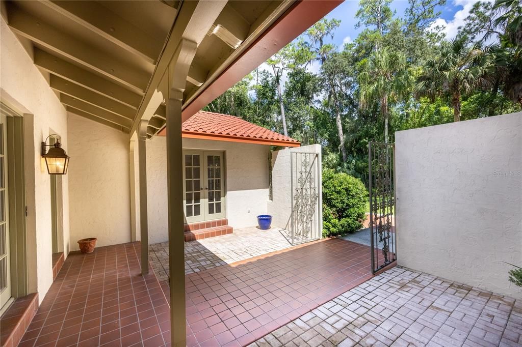 Vendido Recientemente: $1,750,000 (4 camas, 4 baños, 4174 Pies cuadrados)