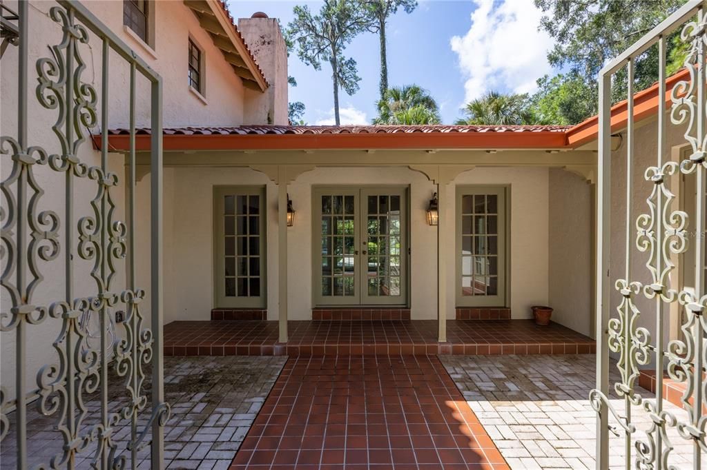 Vendido Recientemente: $1,750,000 (4 camas, 4 baños, 4174 Pies cuadrados)