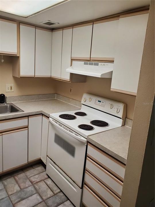 For Rent: $1,250 (1 beds, 1 baths, 625 Square Feet)