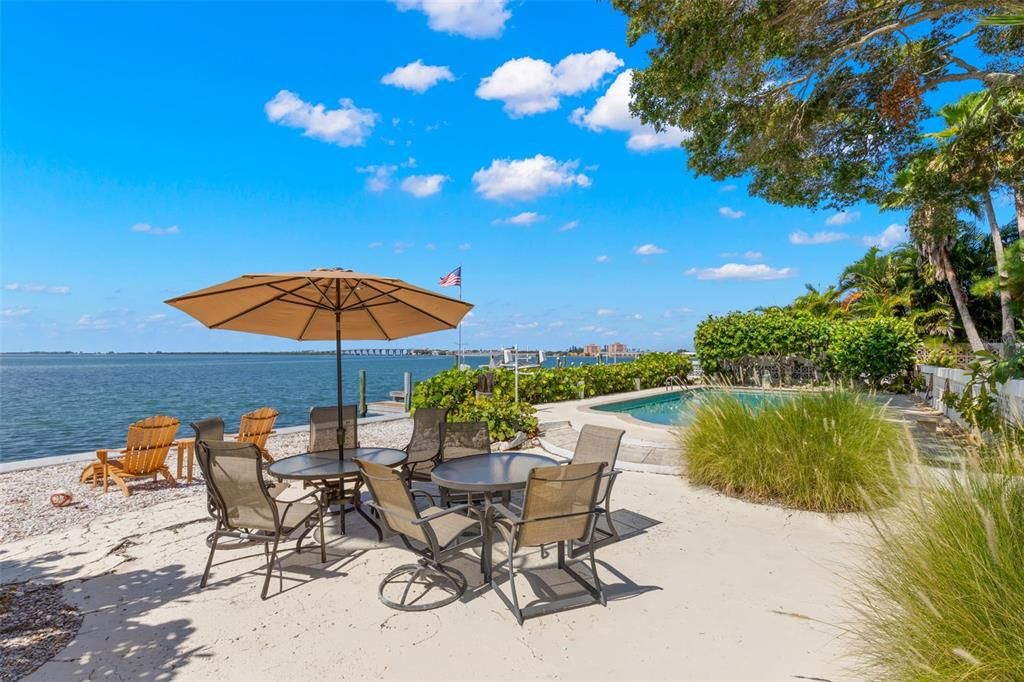 Recently Sold: $2,250,000 (4 beds, 3 baths, 3094 Square Feet)