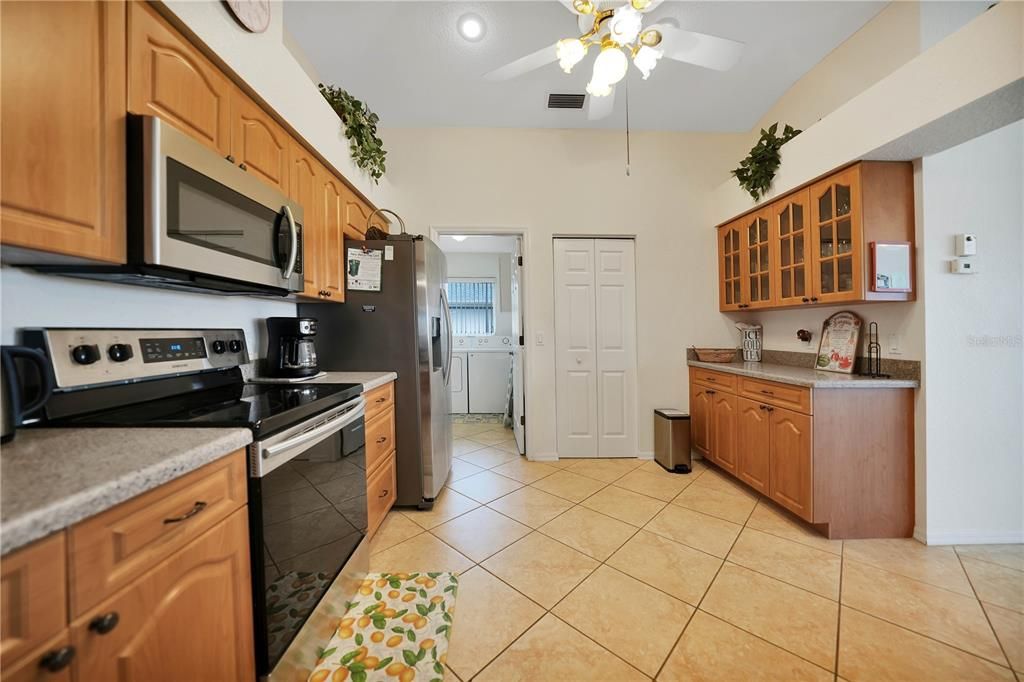 For Rent: $6,500 (3 beds, 2 baths, 1711 Square Feet)