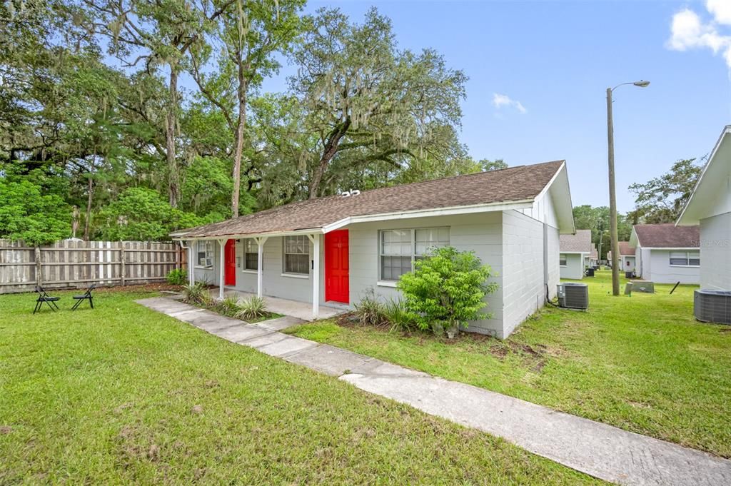 Recently Rented: $1,350 (2 beds, 1 baths, 910 Square Feet)