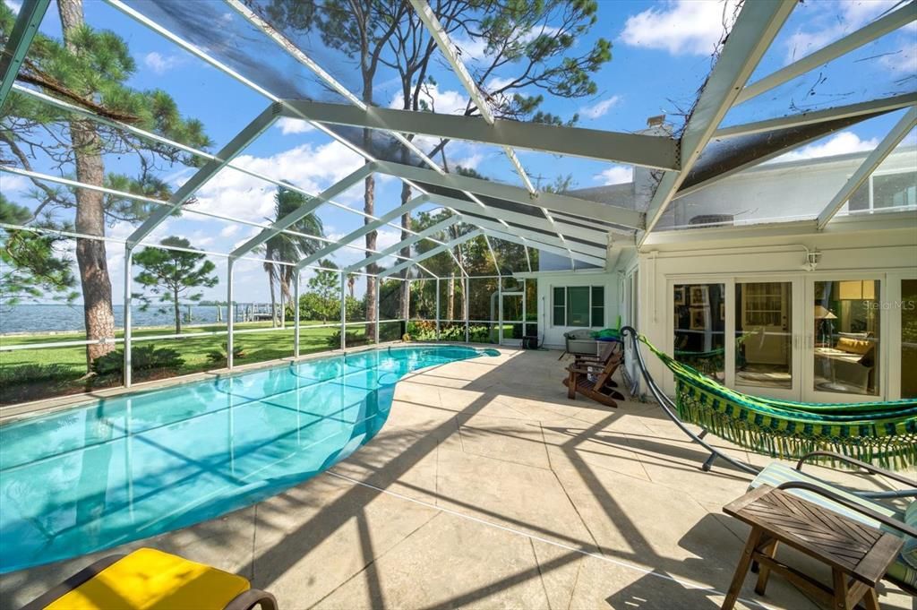 Recently Sold: $3,800,000 (5 beds, 3 baths, 2910 Square Feet)