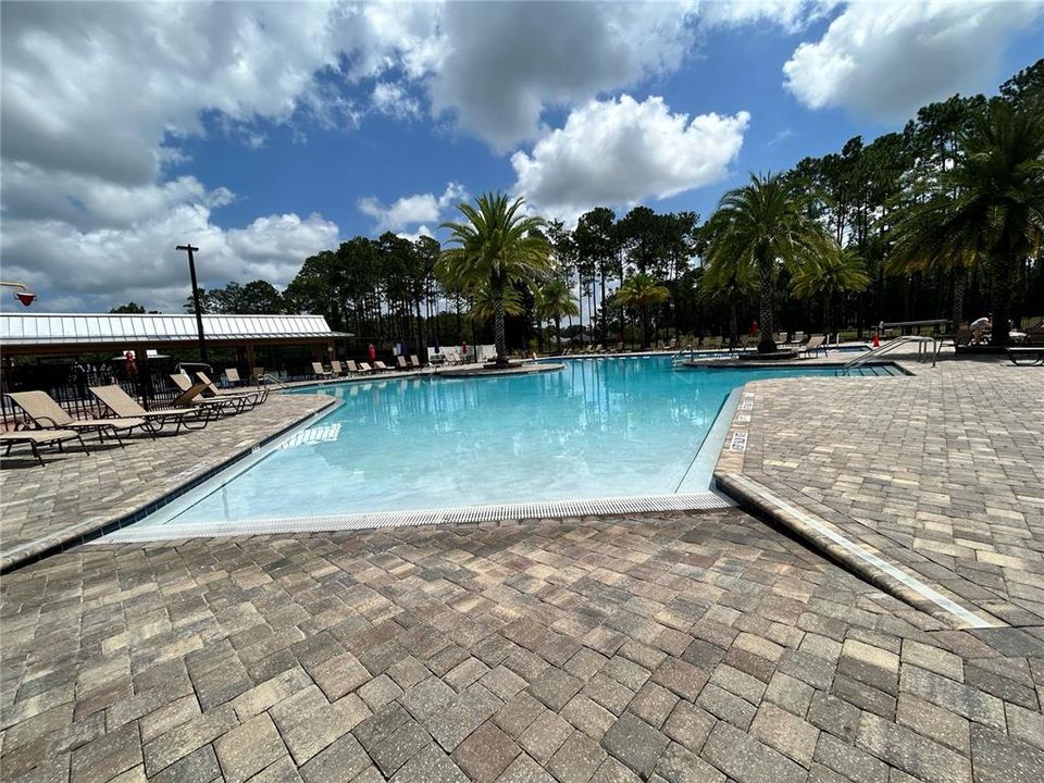Recently Sold: $415,000 (3 beds, 2 baths, 1616 Square Feet)