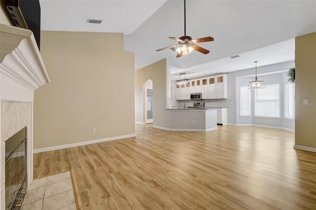 Recently Sold: $415,000 (3 beds, 2 baths, 1616 Square Feet)