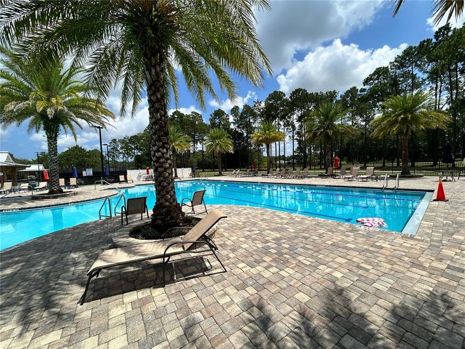 Recently Sold: $415,000 (3 beds, 2 baths, 1616 Square Feet)