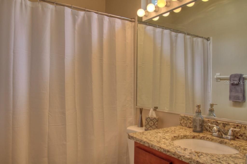 Hallway to Guest bed,Laundry and Guest bath