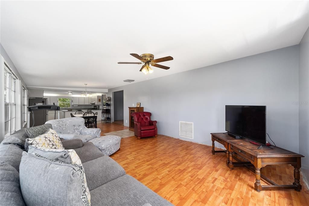 Recently Sold: $249,000 (3 beds, 2 baths, 2124 Square Feet)