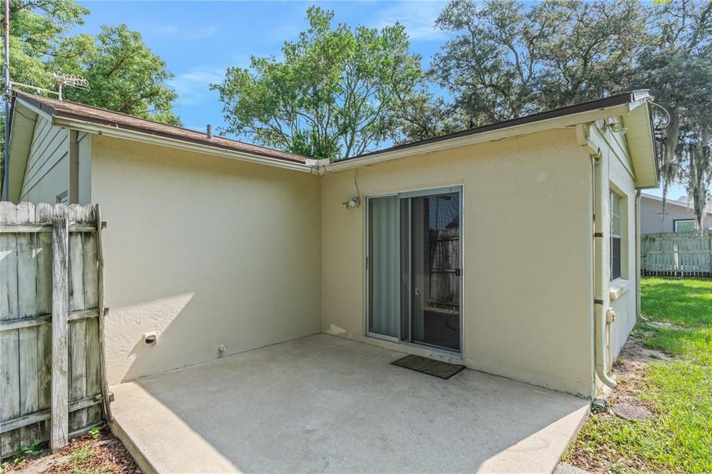 Recently Sold: $235,000 (2 beds, 1 baths, 922 Square Feet)