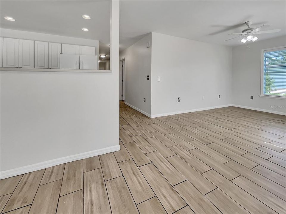 Active With Contract: $228,000 (3 beds, 2 baths, 1344 Square Feet)