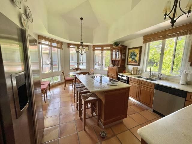 For Rent: $9,995 (2 beds, 2 baths, 2500 Square Feet)