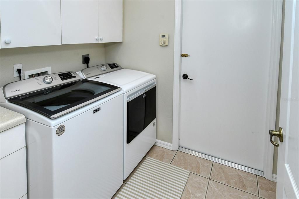 For Rent: $9,000 (3 beds, 2 baths, 1876 Square Feet)