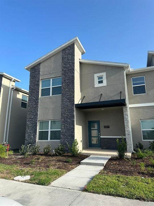 Vendido Recientemente: $595,490 (5 camas, 3 baños, 2161 Pies cuadrados)