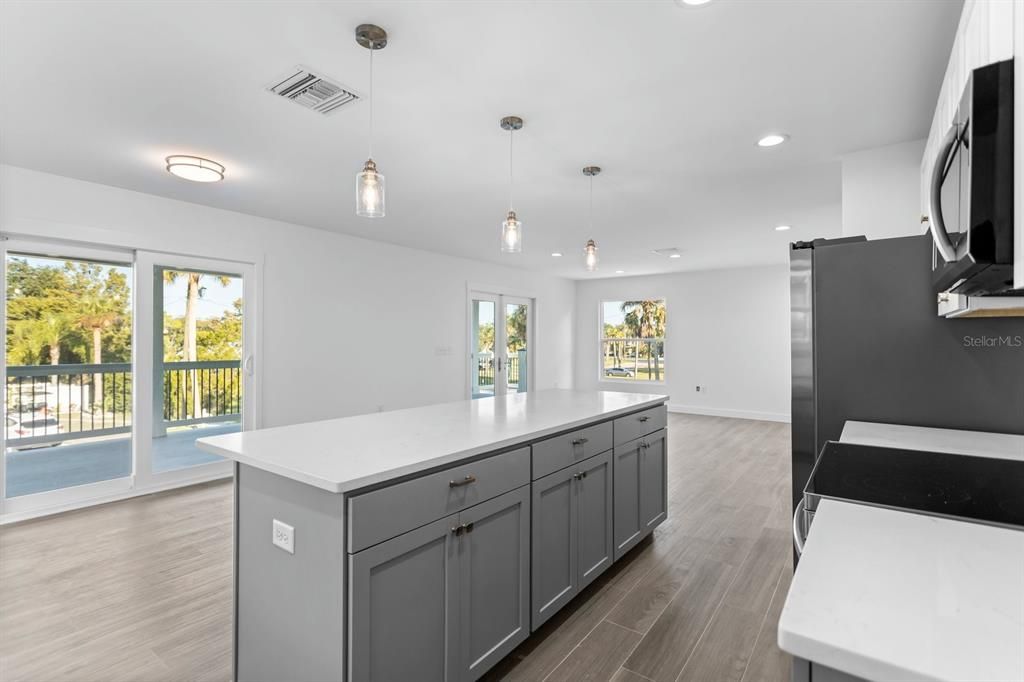Recently Sold: $515,000 (3 beds, 2 baths, 1760 Square Feet)
