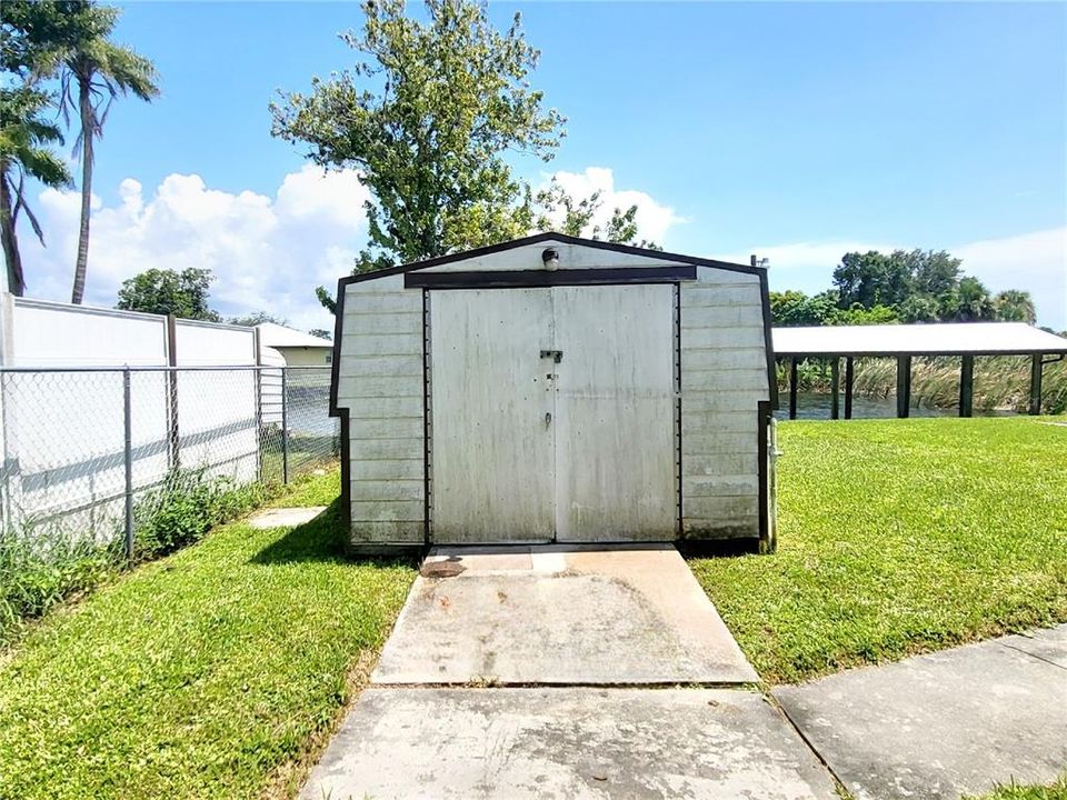 Recently Sold: $170,000 (3 beds, 1 baths, 1124 Square Feet)
