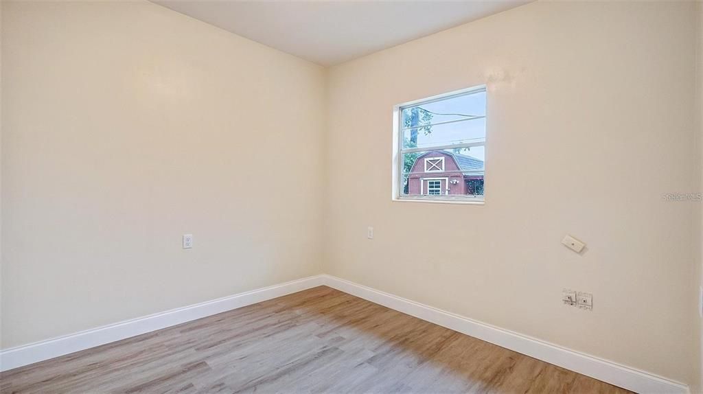Recently Rented: $1,700 (2 beds, 1 baths, 650 Square Feet)