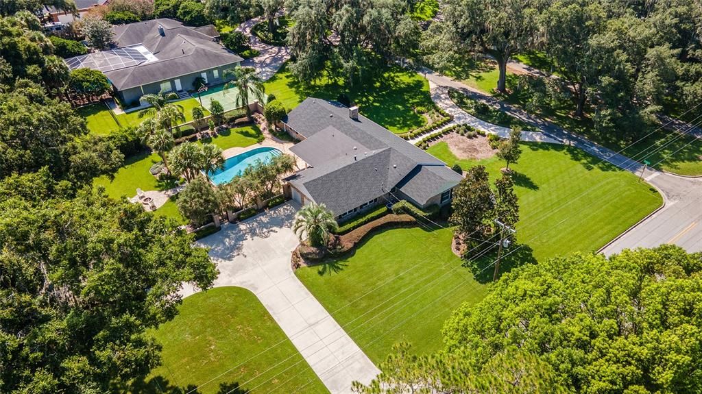 Recently Sold: $925,000 (4 beds, 3 baths, 2983 Square Feet)