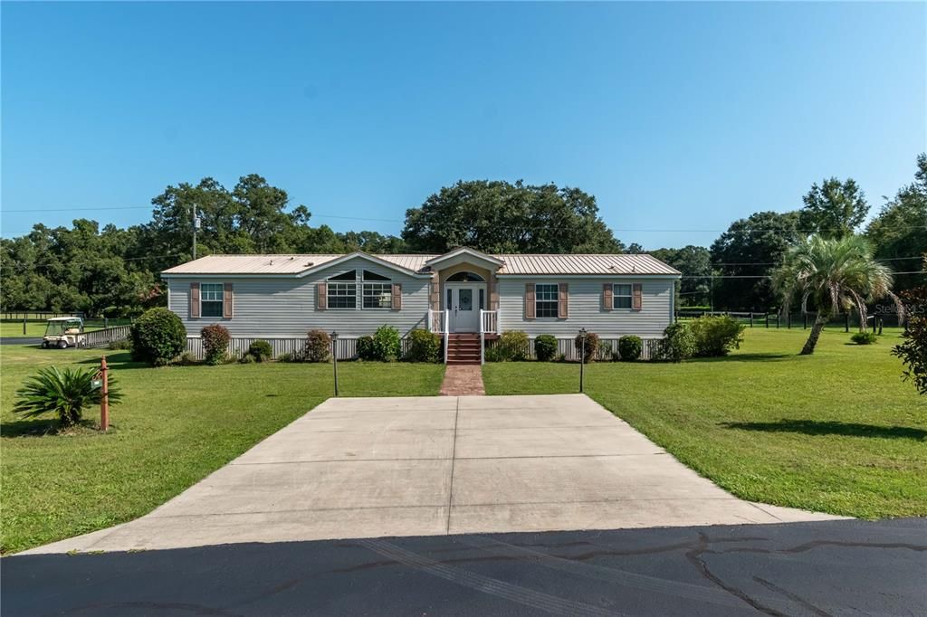 Active With Contract: $420,000 (3 beds, 2 baths, 1741 Square Feet)