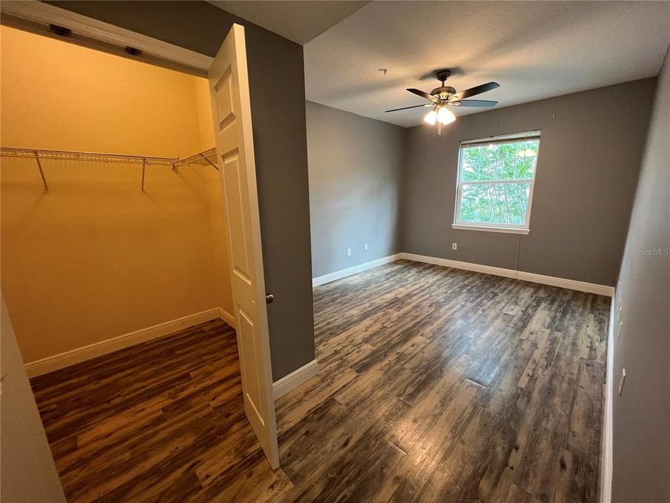 Active With Contract: $1,650 (1 beds, 1 baths, 672 Square Feet)