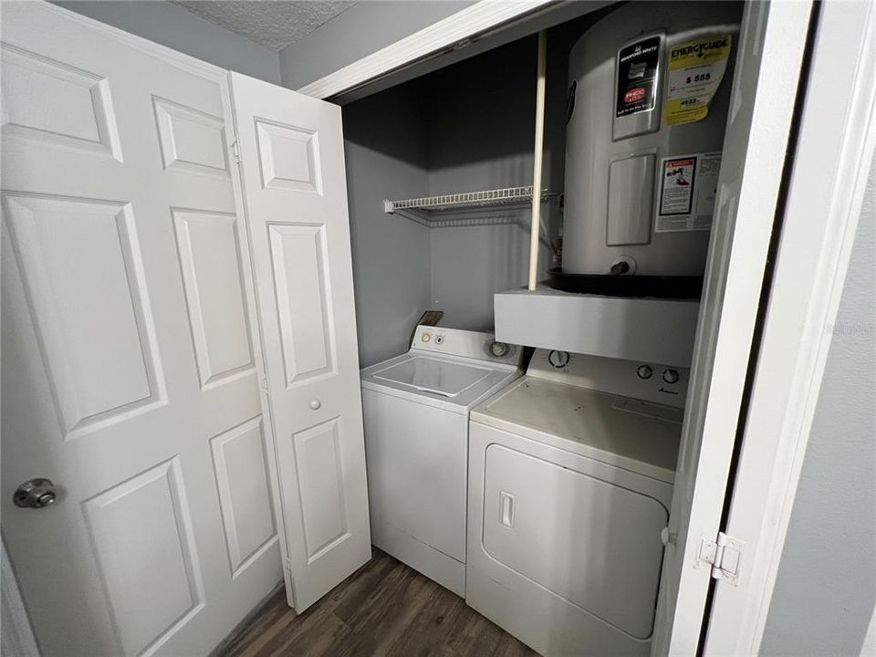 Active With Contract: $1,650 (1 beds, 1 baths, 672 Square Feet)