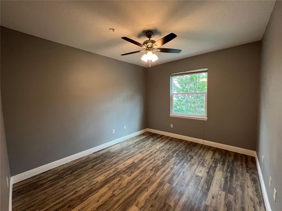 Active With Contract: $1,650 (1 beds, 1 baths, 672 Square Feet)