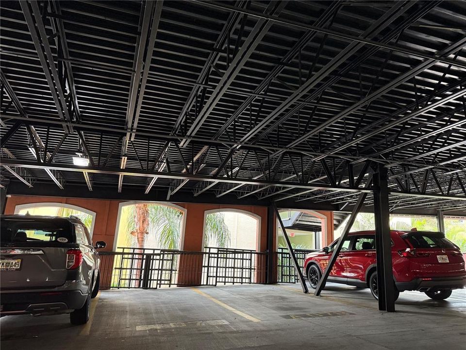 Active With Contract: $1,650 (1 beds, 1 baths, 672 Square Feet)