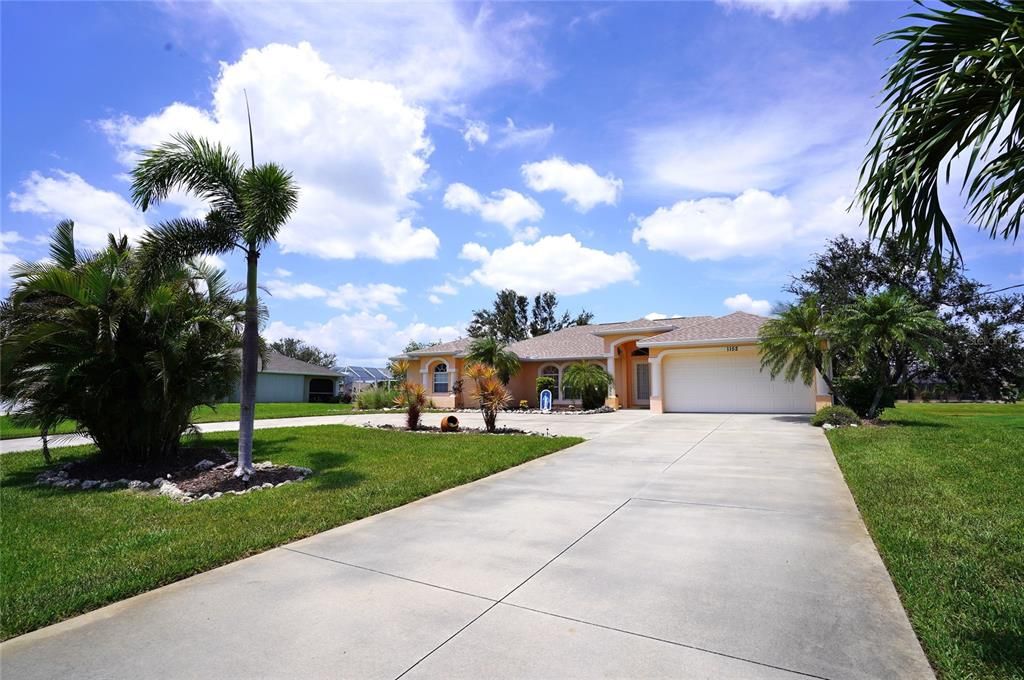 Active With Contract: $499,900 (4 beds, 3 baths, 2320 Square Feet)