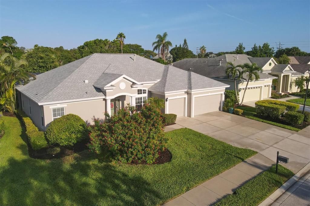Recently Sold: $937,500 (4 beds, 3 baths, 2726 Square Feet)