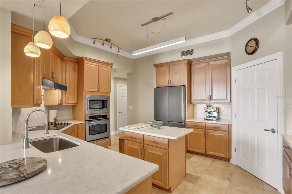 Recently Sold: $1,100,000 (3 beds, 3 baths, 2292 Square Feet)