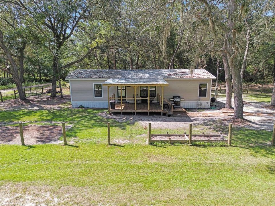 Recently Sold: $170,000 (3 beds, 2 baths, 1104 Square Feet)