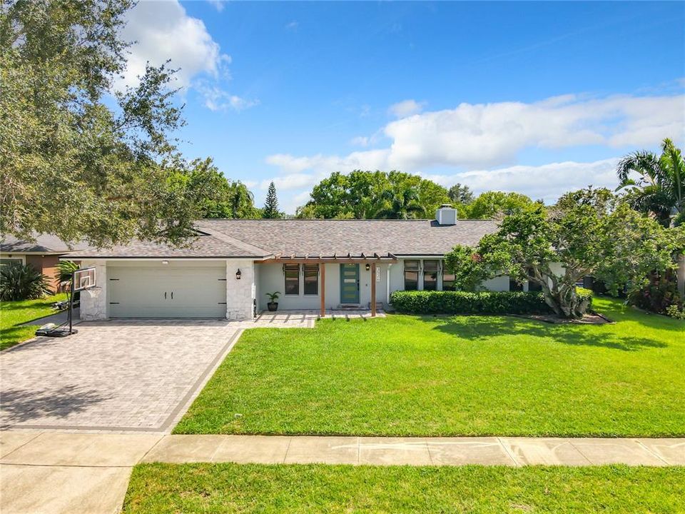 Recently Sold: $939,999 (3 beds, 2 baths, 2393 Square Feet)