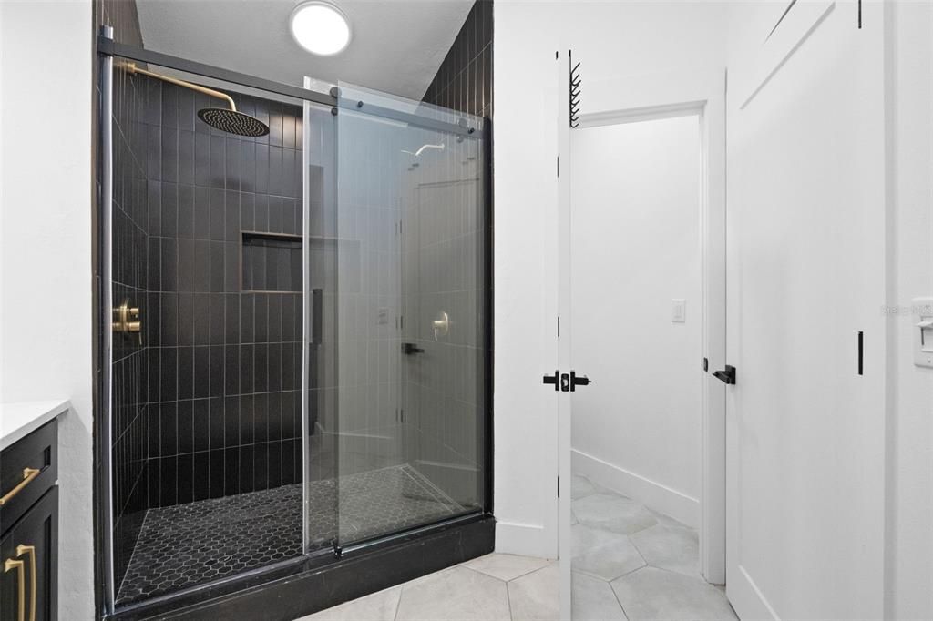最近售出: $625,000 (4 贝兹, 2 浴室, 2117 平方英尺)
