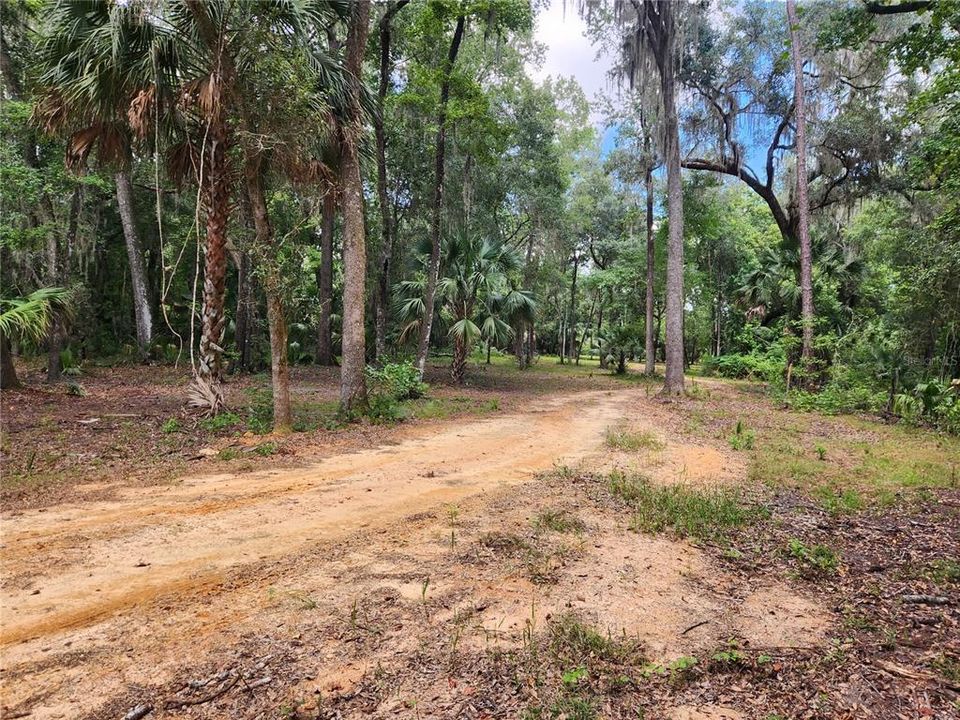 Vendido Recientemente: $65,000 (6.08 acres)