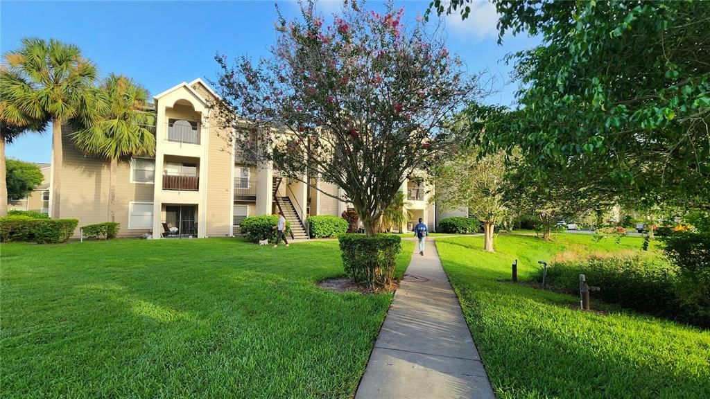 Recently Sold: $195,000 (2 beds, 2 baths, 956 Square Feet)