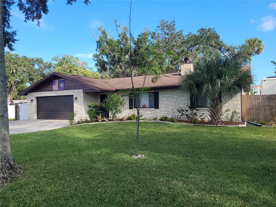 Recently Sold: $329,990 (3 beds, 2 baths, 1455 Square Feet)