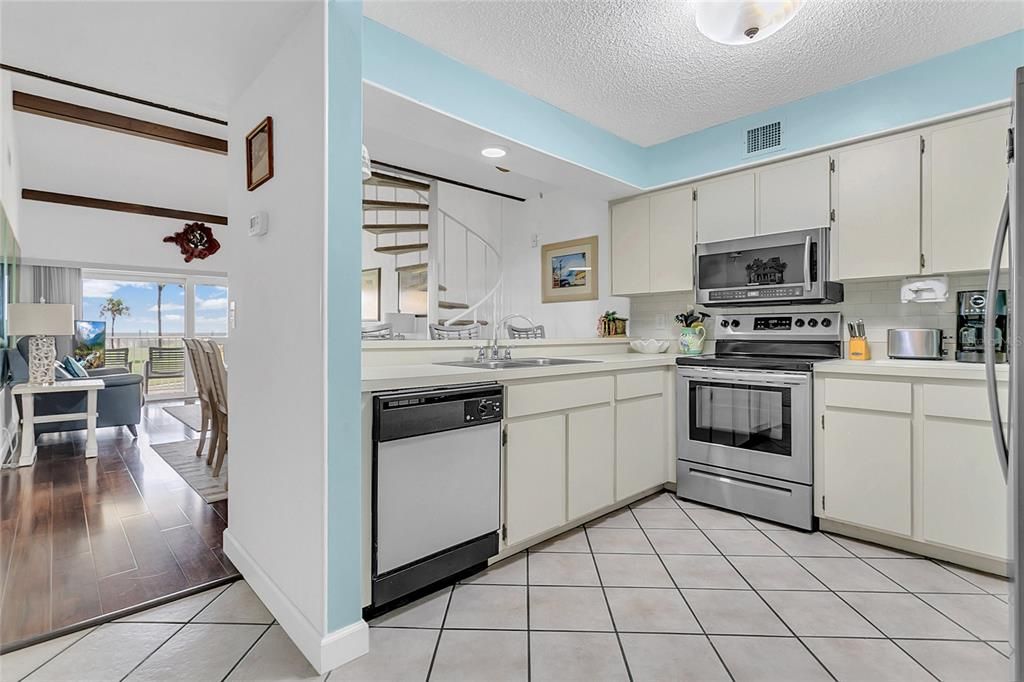 KITCHEN DETAILS