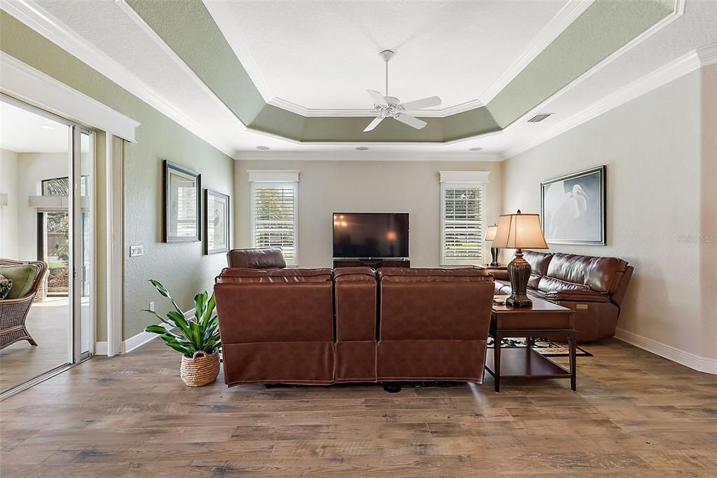 Living area w/laminate flooring