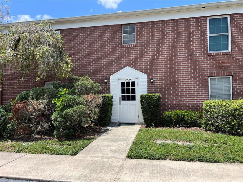 Recently Rented: $1,350 (1 beds, 1 baths, 680 Square Feet)