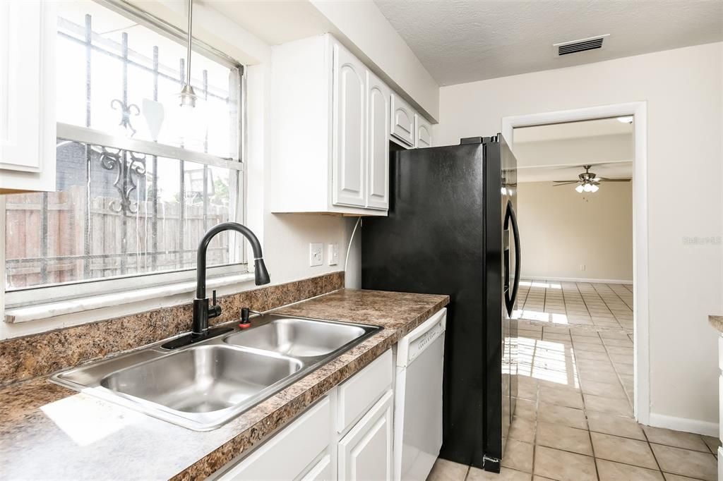 Recently Sold: $265,000 (3 beds, 2 baths, 1720 Square Feet)