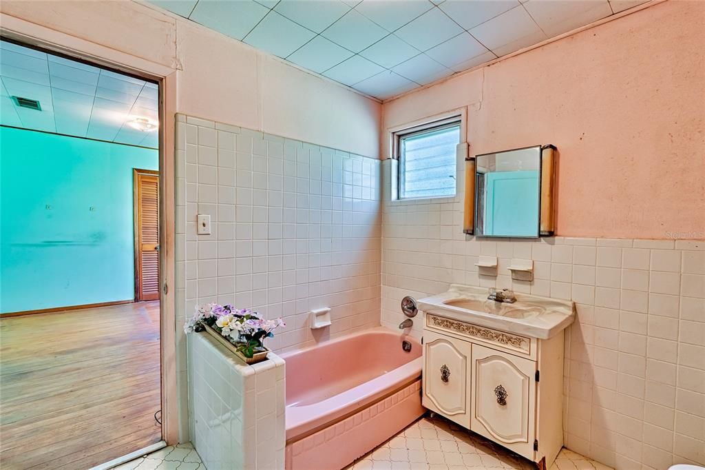 最近售出: $219,000 (2 贝兹, 2 浴室, 1966 平方英尺)