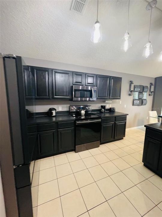 Active With Contract: $2,650 (4 beds, 3 baths, 1874 Square Feet)