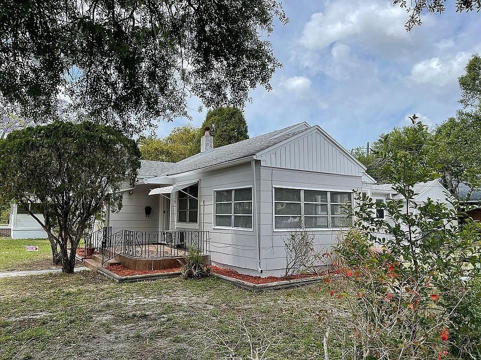 最近售出: $330,000 (4 贝兹, 1 浴室, 882 平方英尺)