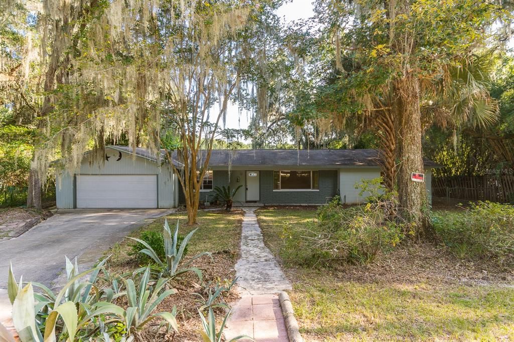 Recently Sold: $282,000 (3 beds, 2 baths, 1605 Square Feet)