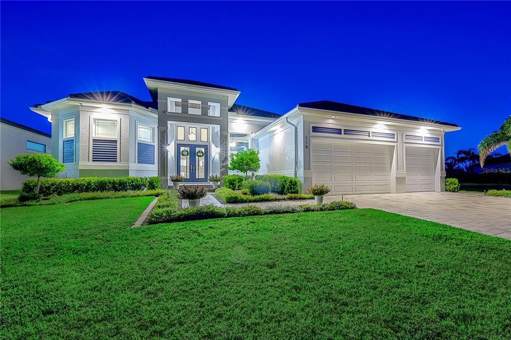 Recently Sold: $1,699,900 (4 beds, 3 baths, 2710 Square Feet)