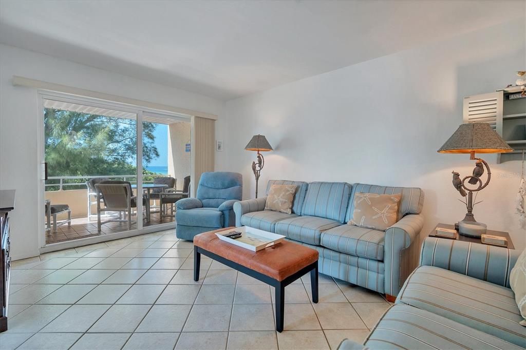 Active With Contract: $875,000 (2 beds, 2 baths, 1008 Square Feet)